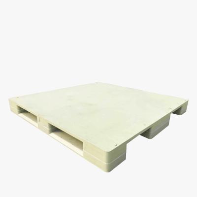 China 1650*1650MM Heavy Duty Flat Surface Single Faced Three Foot Steel Reinforced Rackable Hygienic Plastic Pallet for sale