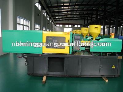 China 180T horizontal plastic injection molding machine for sale