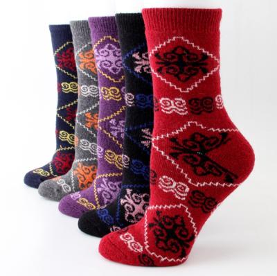 China Japanese Warm Knitting Women's 70G Wool Jacquard Socks Winter New Woolen Retro Cashmere Breathable Super Thick Socks for sale