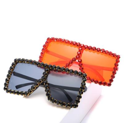 China Fashion Sunglasses Fit Sunglasses Women Vintage Oversized Frame Tinted Lens Sunglass Diamonds Eyewear Large for sale