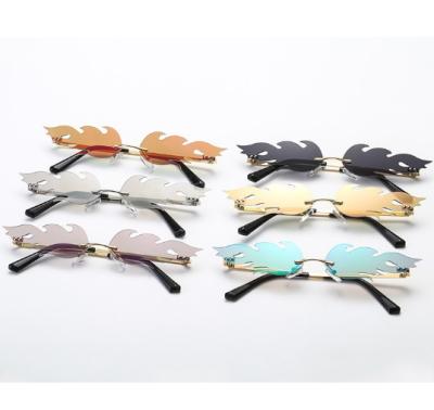 China Fashion sunglasses shape trendy women party small shades sunglasses vintage new design Sunglass for sale