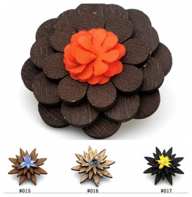 China Fashion Corsage Wooden Pin Brooches Carved With Flower Patterns for sale