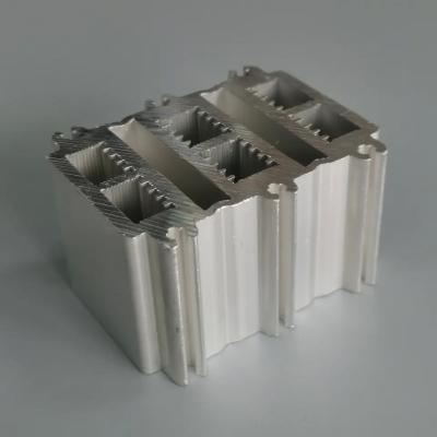 China Van het het aluminiumprofiel van aluminium hol heatsink de leveranciersaluminium heatsink voor de industrie Te koop