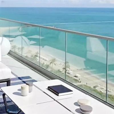 Cina Inferriata di vetro Frameless di alluminio per la guardia trasparente Bar Guard Rail della spiaggia di vetro del morsetto del balcone del giardino della villa in vendita