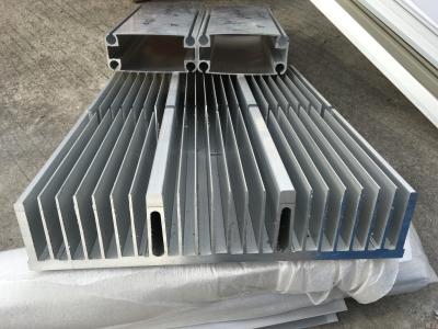 China 300MM de Profielen van Heatsink van het Breedte6063t5 Aluminium/aluminium heatsink uitdrijvingen Te koop