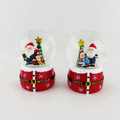 China Popular Hot Selling Valentine's Day Artificial Glass Water Snow Globe With Cat Inside For Gift White for sale