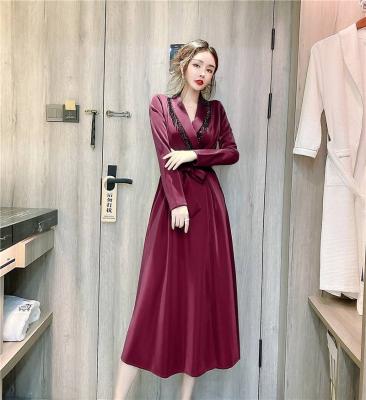 China Fashionable and elegant high-end quilting thickening women casual and comfortable European style Anti-wrinkle tassel anorak dress jacket for sale