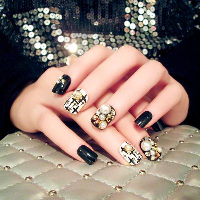 China DIY Nail Art D4 Black Short Square Fake Nail Press On Nails New Design Style Fashion Pearl Channel Back Glue Fake Nail for sale