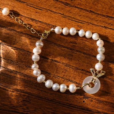 China Vintage Wholesale Freshwater Pearl 18K Glod Mirco Zircon Fashion Rabbit Jade Bracelets for Women Jewelry Gift Party for sale