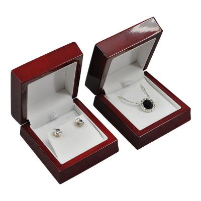 China Lxury Wooden Boxes with domed timber Lid & concave side--Earring/Pendant boxes for sale