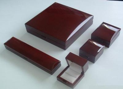 China Wooden Jewelry Boxes with curved outside top for sale