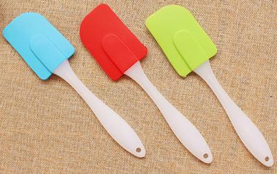 China Heat Resistance Personalized Silicone Spatula With PP Material Frosted Handle 7 Inches for sale