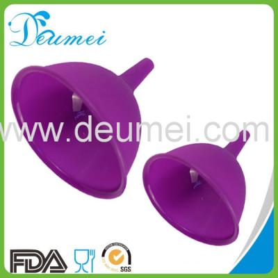 China Deumei Hot Selling Multifunctional Good Kichen Helper Collapsible Silicone Funnel for sale