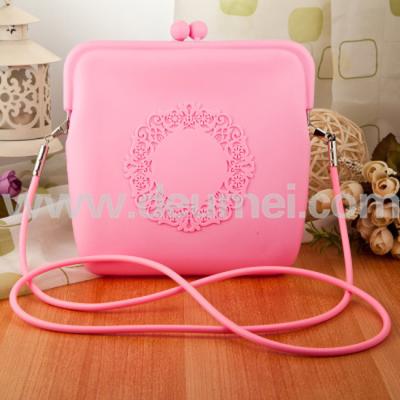 China New Fashion Ladies Leisure Silicone Shoulder Bag Customized Color Coin Pouch for sale