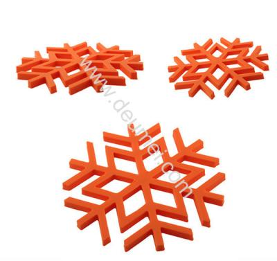 China Kitchen Decorative Heat-resistant Silicone Trivet Snowflake Shape Table Mat Blue Color Pla for sale