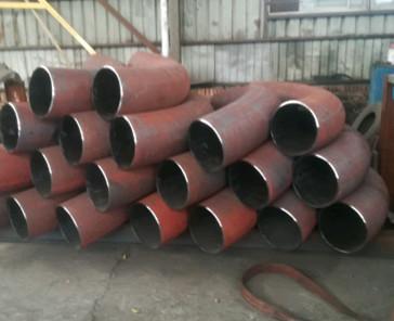 China Regelmatige het Vloeistaalelleboog van Asme B16.49 90 Graad Lange 3d Straal Te koop