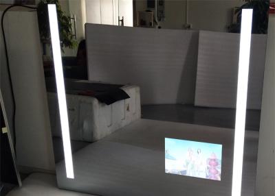 Chine Miroir LED TV 1920 x 1080 fixés au mur de salle de bains de rectangle résolution à vendre