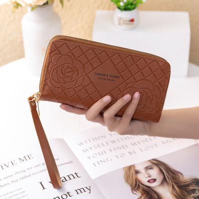 China Waterproof High Demand Goods Double Zipper Brown Hand Holding Long Leather Wallet For Men for sale