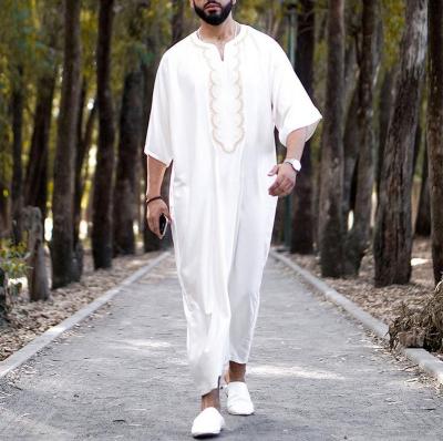 China Men's Robe 2023 Thobe Men Muslim Ethnic Style One-Piece Loose V-Neck Short Sleeve Robe Traditional Muslim Clothing Islamic for sale