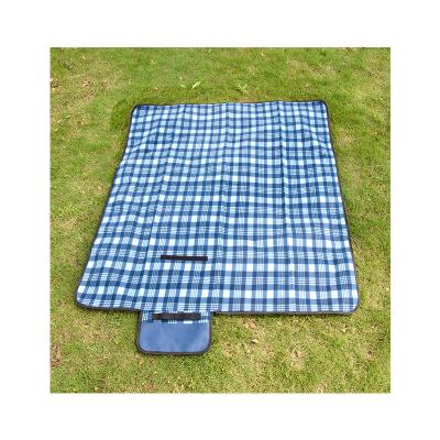 China Classic Design Anti-static Waterproof Outdoor Picnic Mat Foldable Washable Pocket Handle Padded Fleece Extra Large Travel Blanket for sale