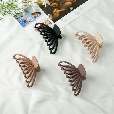 China Hair Decoration Wholesale 12CM  extra large Rattan Claw Women Hair Claw for sale