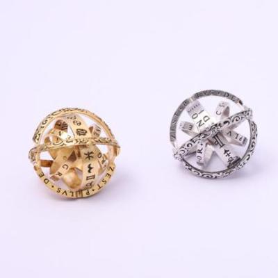 China New Design Foldable Cosmic Couple Finger Ring Astronomical Sphere Ball Ring Brass Jewelry Pendant zu verkaufen