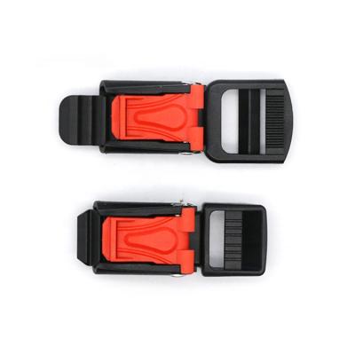 China Custom Safety Strap Plastic Center Release Motorcycle Helmet Color 20mm Helmet Buckle Clip for sale