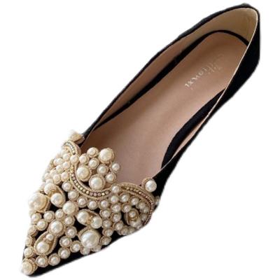 China Lightweight Women's Pearls Flats Pointed Toe Ballet Shoes Pumps Elegant Soft Flats Wedding Party Shoes for sale