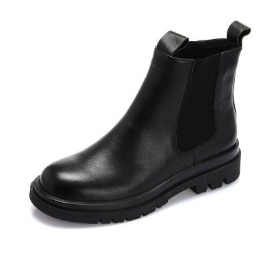 China Durable Cowhide Leather Thick Soled Boots For Women Autumn Winter New Ankle Boots for sale