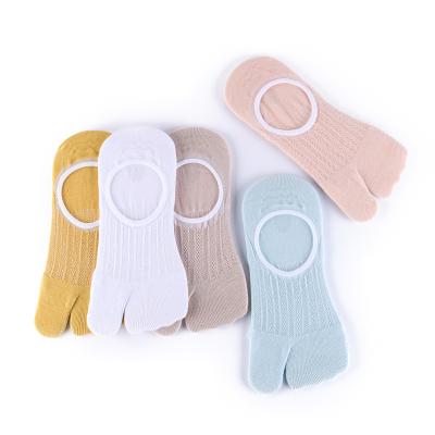 China Antibacterial Women Japanese Flip Flop Toe Tabi Kimono GETA Socks for sale