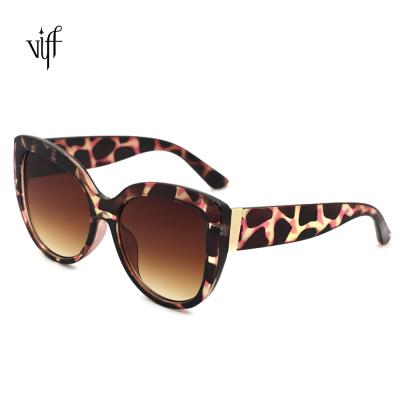 China Luxury Cat Eye Sun Glasses 2021 Women Cateye Sunglasses Plastic Frame Cat Eye Cat Eye Sunglasses VIFF HP19867 for sale