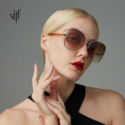 China 2021 Luxury High Quality Rectangular Metal Frame Women Sunglasses Shades HM19180 Square VIFF Big Sunglasses for sale