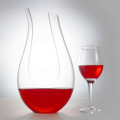 China Na Amazon Top Selling Wine Decanter Set Crystal Wine Decanter U Shaped Crystal Decanter Gift Box for sale