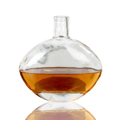 China Custom Unique Glass Bottles Eco-Friendly Flask Liquor Flask Liquor Beer Glass Intense Flat Bottle for sale