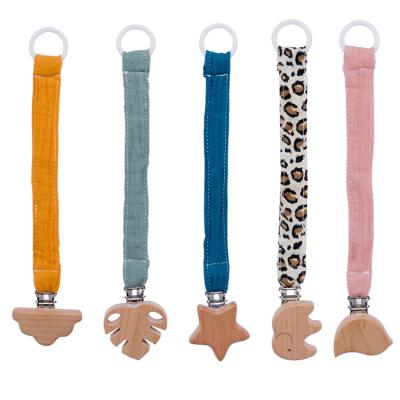 China Hot Sale BPA Free Baby Pacifier Clip Factory Sell Custom Cloth Band Kids Animal Pacifier Clip Holder for sale