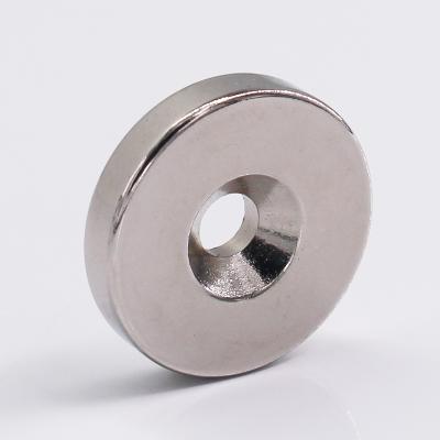 China Largest Industrial Magnet N52 Disc Neodymium Magnet With Countersunk Hole for sale