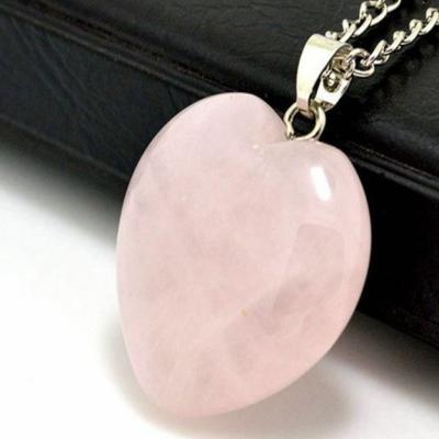 China Wholesale FASHIONABLE Natural Rose Quartz Heart Shaped Pendant Necklace Nature Stone Crystal Healing Jewelry Gemstone Pink for sale