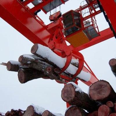 China Farms forestry center woodyard timber handling crane hydraulic wooden timber overhead timber grab bucket for sale