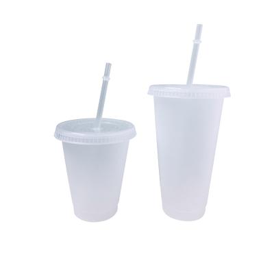 China Wholesale Single Wall 500ml/700ml pp Cold Water Coffee Drinkware Eco-friendly Portable Plastic Transparent Cup With Lids And Straws for sale