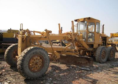 Chine KOMATSU GD605 a employé le poids des niveleuses 14677kg de moteur avec la bonne condition de travail à vendre