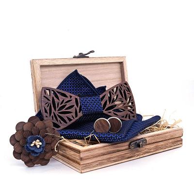 China Wooden Walnut Tie Bow Tie Bow Tie Bow Tie Handkerchief Cufflink Brooch Box Set Man Gift overall for sale