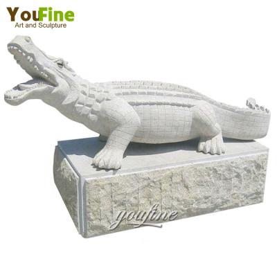 China Modern Outdoor Granite Sculpture Stone Crocodile Animal Statue For Garden for sale