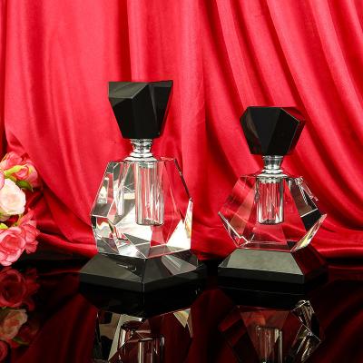 China Gift Black And Clear Crystal Glass Perfume Bottle for sale