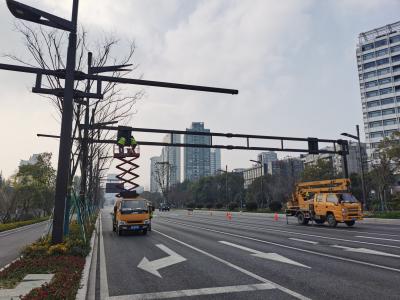 China Das zwei Akkord-obenliegende Zeichen strukturiert 14 Fuß 12 Fuß, den 10 Fuß Pole-heißes eingetaucht galvanisierte zu verkaufen