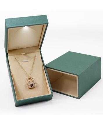 China Luxury Classic Lucking Elegant Vintage Led Jewelry Box Stock Jewelry Packaging High End Led Box Engagement Necklace Led Light Pendant Box for sale