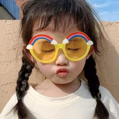 China 2022 new children's fashion sunglasses shape the trend around the rainbow cartoon sunglasses for sale