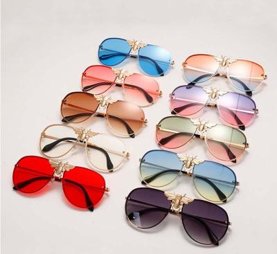 China Fashion Sunglasses Driving Toad Mirror Bee Sunglasses Wholesale Ladies Shape Street Shooting Sunglasses for sale