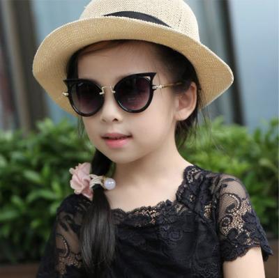 China Fashion Sunglasses Oculos Escuro Vintage 2022 New Arrivals Metal Gradient Shades Kids Unique Sun Glasses Retro for sale