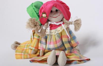 China Eco-friendly 100% linen fabric girl doll Hand-stitched toy gift for home decoration for sale