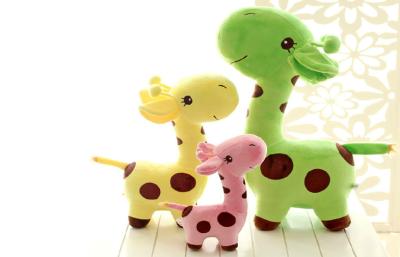 Chine Girafe 30CM debout mignonne de tissu mou de couples de jouet de peluche - rose pour des enfants à vendre